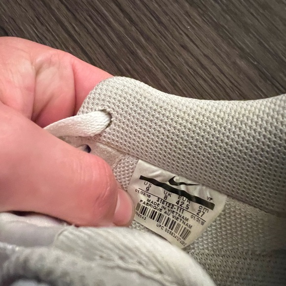 White Air Force 1 Size 9 - Picture 5 of 5